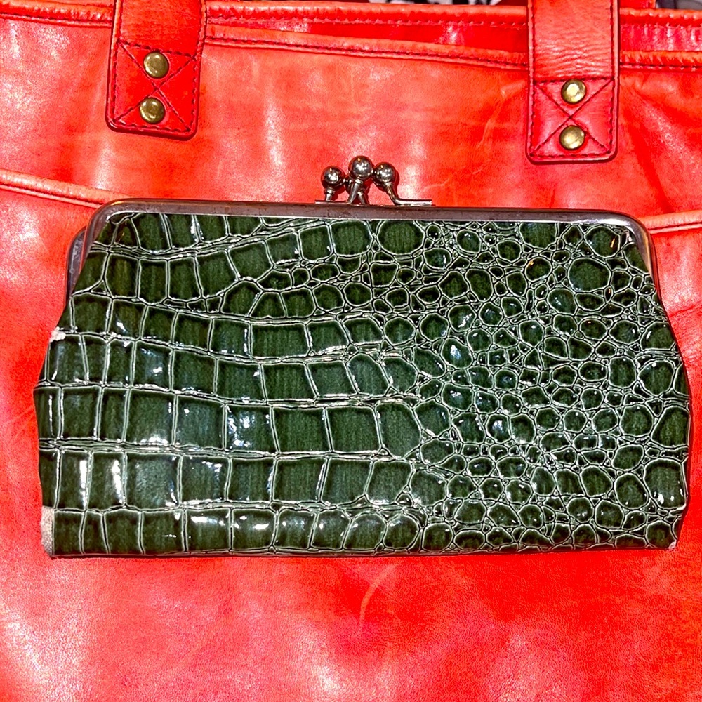 Like NEW Green Fashion Express Faux Alligator clutch / wallet
